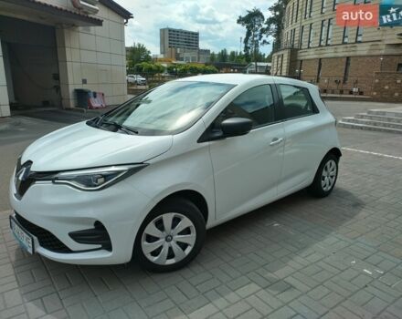 Белый Рено Зое, объемом двигателя 0 л и пробегом 57 тыс. км за 13000 $, фото 1 на Automoto.ua
