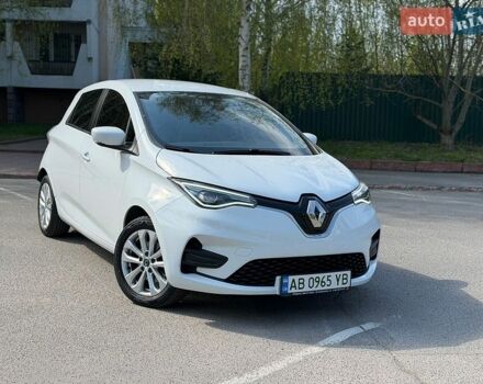 Белый Рено Зое, объемом двигателя 0 л и пробегом 74 тыс. км за 12999 $, фото 1 на Automoto.ua
