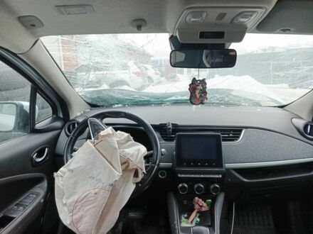 Белый Рено Зое, объемом двигателя 0 л и пробегом 1 тыс. км за 4800 $, фото 1 на Automoto.ua