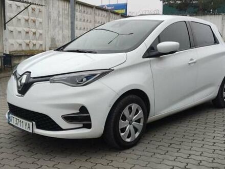 Белый Рено Зое, объемом двигателя 0 л и пробегом 76 тыс. км за 11000 $, фото 1 на Automoto.ua