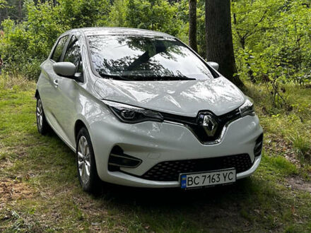 Белый Рено Зое, объемом двигателя 0 л и пробегом 66 тыс. км за 13800 $, фото 1 на Automoto.ua