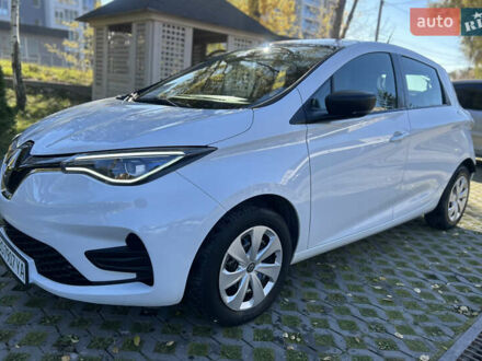 Белый Рено Зое, объемом двигателя 0 л и пробегом 86 тыс. км за 11800 $, фото 1 на Automoto.ua