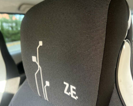 Рено Зое 2015 в Золочев на Automoto.ua Бежевый Рено Зое, объемом двигателя 0 л и пробегом 110 тыс. км за 6799 $, фото 50 на Automoto.ua