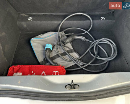 Бежевий Рено Зое, об'ємом двигуна 0 л та пробігом 80 тис. км за 7100 $, фото 15 на Automoto.ua