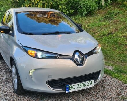 Бежевый Рено Зое, объемом двигателя 0 л и пробегом 171 тыс. км за 13700 $, фото 1 на Automoto.ua