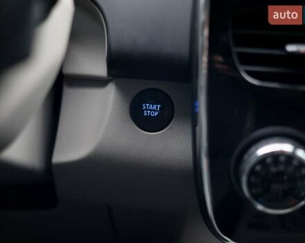 Черный Рено Зое, объемом двигателя 0 л и пробегом 110 тыс. км за 6800 $, фото 29 на Automoto.ua