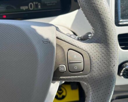 Черный Рено Зое, объемом двигателя 0 л и пробегом 113 тыс. км за 6800 $, фото 14 на Automoto.ua