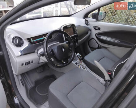 Черный Рено Зое, объемом двигателя 0 л и пробегом 97 тыс. км за 6500 $, фото 9 на Automoto.ua