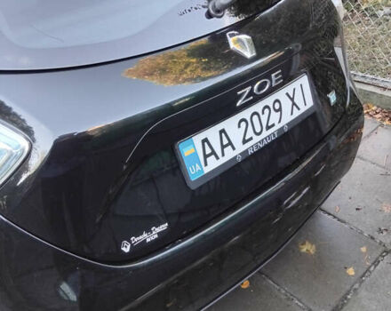 Черный Рено Зое, объемом двигателя 0 л и пробегом 97 тыс. км за 6500 $, фото 1 на Automoto.ua