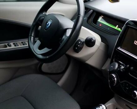 Черный Рено Зое, объемом двигателя 0 л и пробегом 110 тыс. км за 6800 $, фото 15 на Automoto.ua