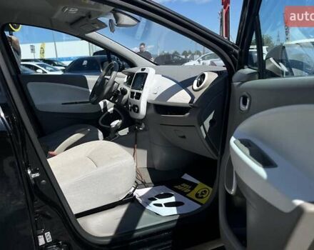 Черный Рено Зое, объемом двигателя 0 л и пробегом 113 тыс. км за 6800 $, фото 23 на Automoto.ua