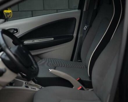 Черный Рено Зое, объемом двигателя 0 л и пробегом 110 тыс. км за 6800 $, фото 17 на Automoto.ua