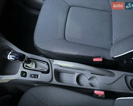 Чорний Рено Зое, об'ємом двигуна 0 л та пробігом 82 тис. км за 6400 $, фото 26 на Automoto.ua