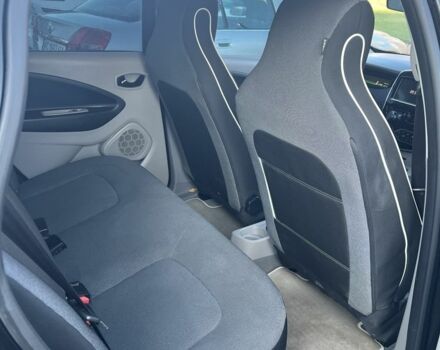 Черный Рено Зое, объемом двигателя 0 л и пробегом 109 тыс. км за 5300 $, фото 11 на Automoto.ua