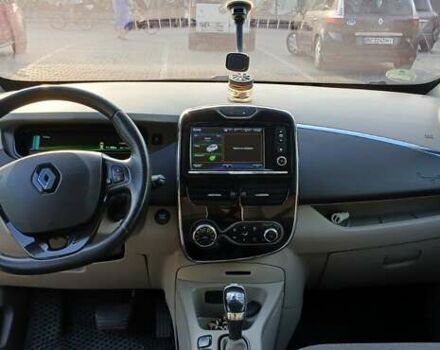 Черный Рено Зое, объемом двигателя 0 л и пробегом 74 тыс. км за 8250 $, фото 4 на Automoto.ua