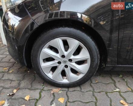 Черный Рено Зое, объемом двигателя 0 л и пробегом 97 тыс. км за 6500 $, фото 6 на Automoto.ua