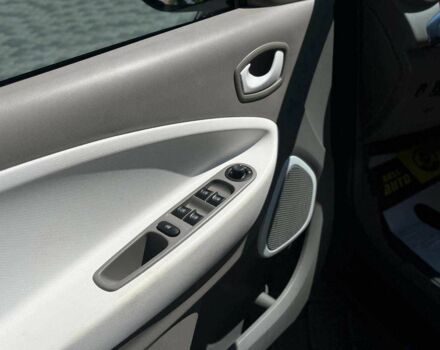 Черный Рено Зое, объемом двигателя 0 л и пробегом 113 тыс. км за 6800 $, фото 9 на Automoto.ua