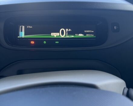 Черный Рено Зое, объемом двигателя 0 л и пробегом 109 тыс. км за 5300 $, фото 10 на Automoto.ua