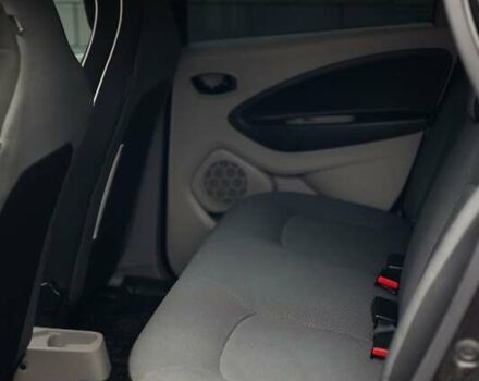 Черный Рено Зое, объемом двигателя 0 л и пробегом 110 тыс. км за 6800 $, фото 35 на Automoto.ua