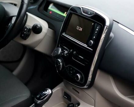 Черный Рено Зое, объемом двигателя 0 л и пробегом 110 тыс. км за 6800 $, фото 20 на Automoto.ua