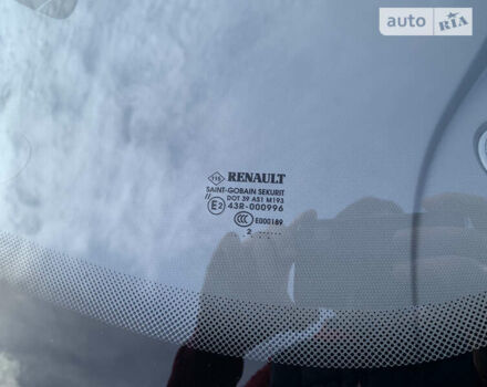 Черный Рено Зое, объемом двигателя 0 л и пробегом 116 тыс. км за 8600 $, фото 14 на Automoto.ua