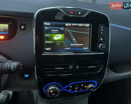 Чорний Рено Зое, об'ємом двигуна 0 л та пробігом 82 тис. км за 6400 $, фото 23 на Automoto.ua