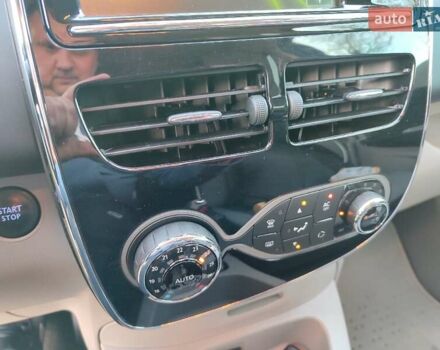 Черный Рено Зое, объемом двигателя 0 л и пробегом 113 тыс. км за 6900 $, фото 23 на Automoto.ua