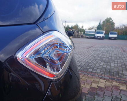Черный Рено Зое, объемом двигателя 0 л и пробегом 83 тыс. км за 7100 $, фото 22 на Automoto.ua