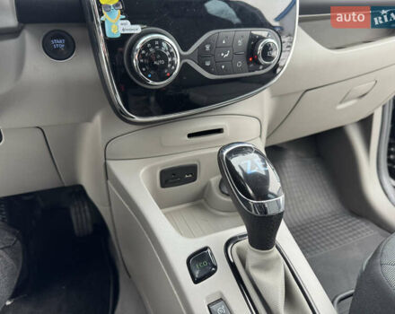 Черный Рено Зое, объемом двигателя 0 л и пробегом 91 тыс. км за 6499 $, фото 23 на Automoto.ua