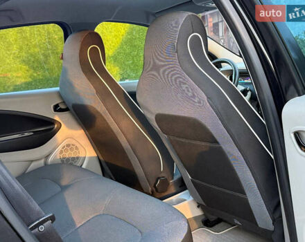 Чорний Рено Зое, об'ємом двигуна 0 л та пробігом 78 тис. км за 6999 $, фото 35 на Automoto.ua