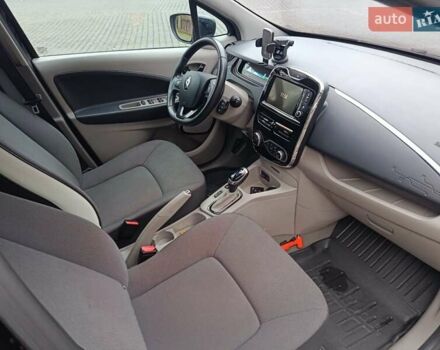 Черный Рено Зое, объемом двигателя 0 л и пробегом 96 тыс. км за 6500 $, фото 11 на Automoto.ua