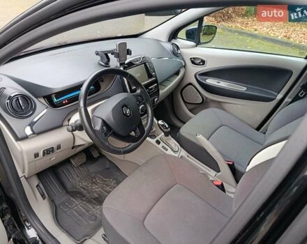 Черный Рено Зое, объемом двигателя 0 л и пробегом 96 тыс. км за 6500 $, фото 8 на Automoto.ua