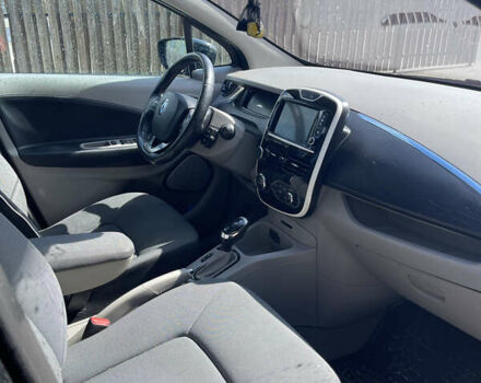 Черный Рено Зое, объемом двигателя 0 л и пробегом 120 тыс. км за 6500 $, фото 5 на Automoto.ua