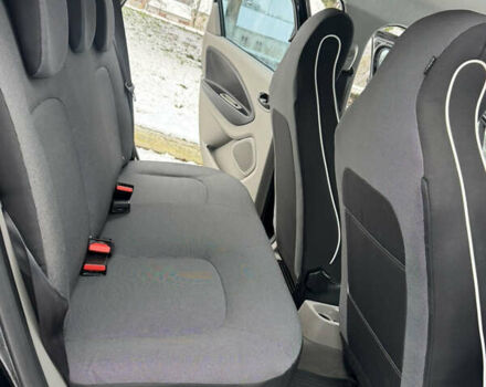 Черный Рено Зое, объемом двигателя 0 л и пробегом 91 тыс. км за 6499 $, фото 28 на Automoto.ua