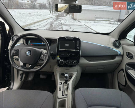 Черный Рено Зое, объемом двигателя 0 л и пробегом 91 тыс. км за 6499 $, фото 40 на Automoto.ua