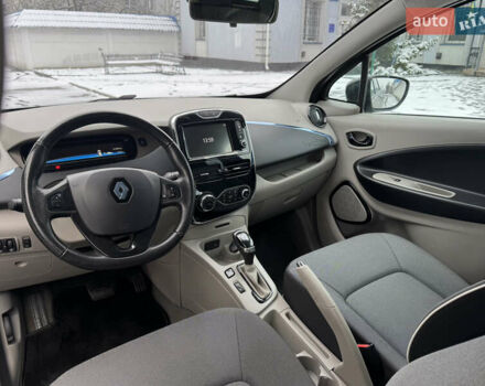 Черный Рено Зое, объемом двигателя 0 л и пробегом 91 тыс. км за 6499 $, фото 41 на Automoto.ua