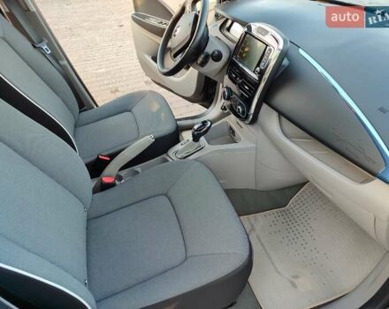 Черный Рено Зое, объемом двигателя 0 л и пробегом 113 тыс. км за 6900 $, фото 18 на Automoto.ua