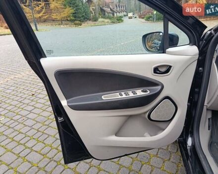 Черный Рено Зое, объемом двигателя 0 л и пробегом 96 тыс. км за 6500 $, фото 14 на Automoto.ua