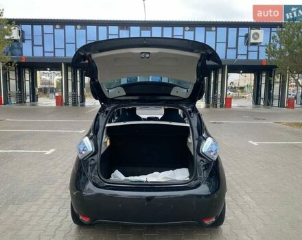 Черный Рено Зое, объемом двигателя 0 л и пробегом 103 тыс. км за 5800 $, фото 32 на Automoto.ua