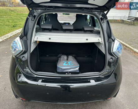 Черный Рено Зое, объемом двигателя 0 л и пробегом 56 тыс. км за 6350 $, фото 25 на Automoto.ua