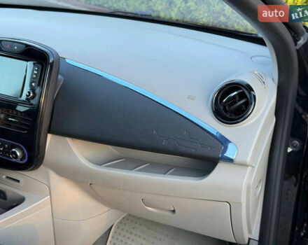 Чорний Рено Зое, об'ємом двигуна 0 л та пробігом 78 тис. км за 6999 $, фото 29 на Automoto.ua