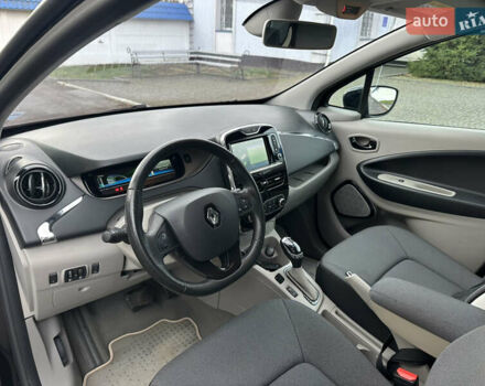 Черный Рено Зое, объемом двигателя 0 л и пробегом 56 тыс. км за 6350 $, фото 21 на Automoto.ua