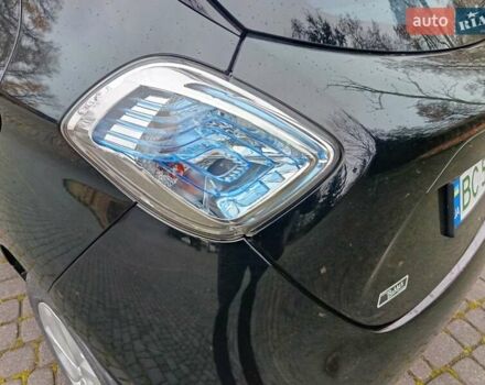 Черный Рено Зое, объемом двигателя 0 л и пробегом 96 тыс. км за 6500 $, фото 2 на Automoto.ua