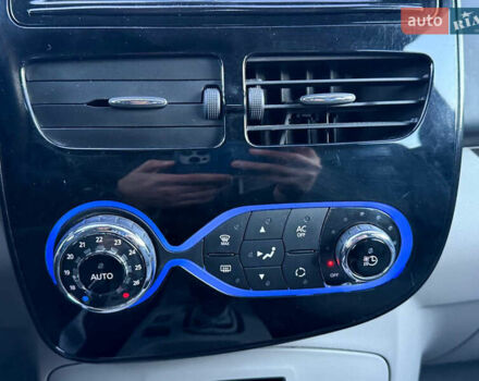 Чорний Рено Зое, об'ємом двигуна 0 л та пробігом 78 тис. км за 6999 $, фото 46 на Automoto.ua