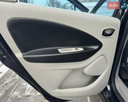 Черный Рено Зое, объемом двигателя 0 л и пробегом 91 тыс. км за 6499 $, фото 25 на Automoto.ua