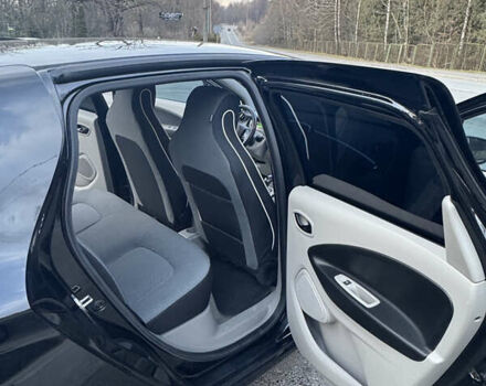 Черный Рено Зое, объемом двигателя 0 л и пробегом 90 тыс. км за 7700 $, фото 17 на Automoto.ua