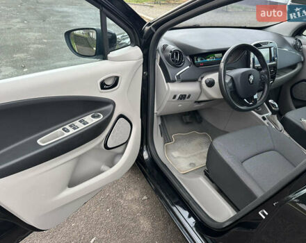 Черный Рено Зое, объемом двигателя 0 л и пробегом 55 тыс. км за 6700 $, фото 19 на Automoto.ua