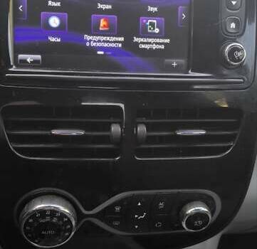 Черный Рено Зое, объемом двигателя 0 л и пробегом 64 тыс. км за 7350 $, фото 20 на Automoto.ua