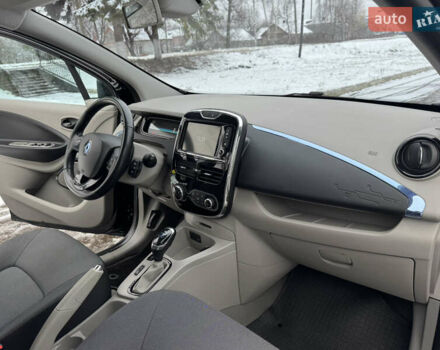 Черный Рено Зое, объемом двигателя 0 л и пробегом 91 тыс. км за 6499 $, фото 35 на Automoto.ua