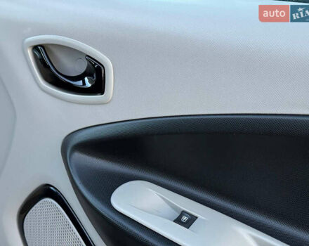 Чорний Рено Зое, об'ємом двигуна 0 л та пробігом 78 тис. км за 6999 $, фото 31 на Automoto.ua